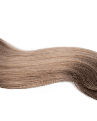 Luxurious Hairextensions Catwalk Ready onzichtbare clip-in haarextensies van 100% menselijk haar, 60cm lang, stijlvol en natuurlijk.