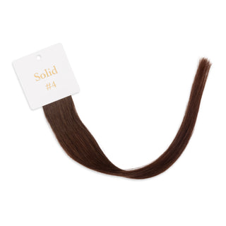Luxueuze haarextensies Shade Testers van Luxurious-Hairextensions, dicht bij de hoofdhuid met verschillende tinten voor kleurmatching